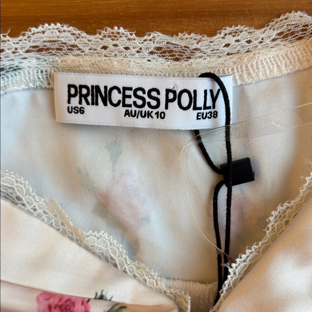 NWT Princess Polly top - Picture 4 of 10